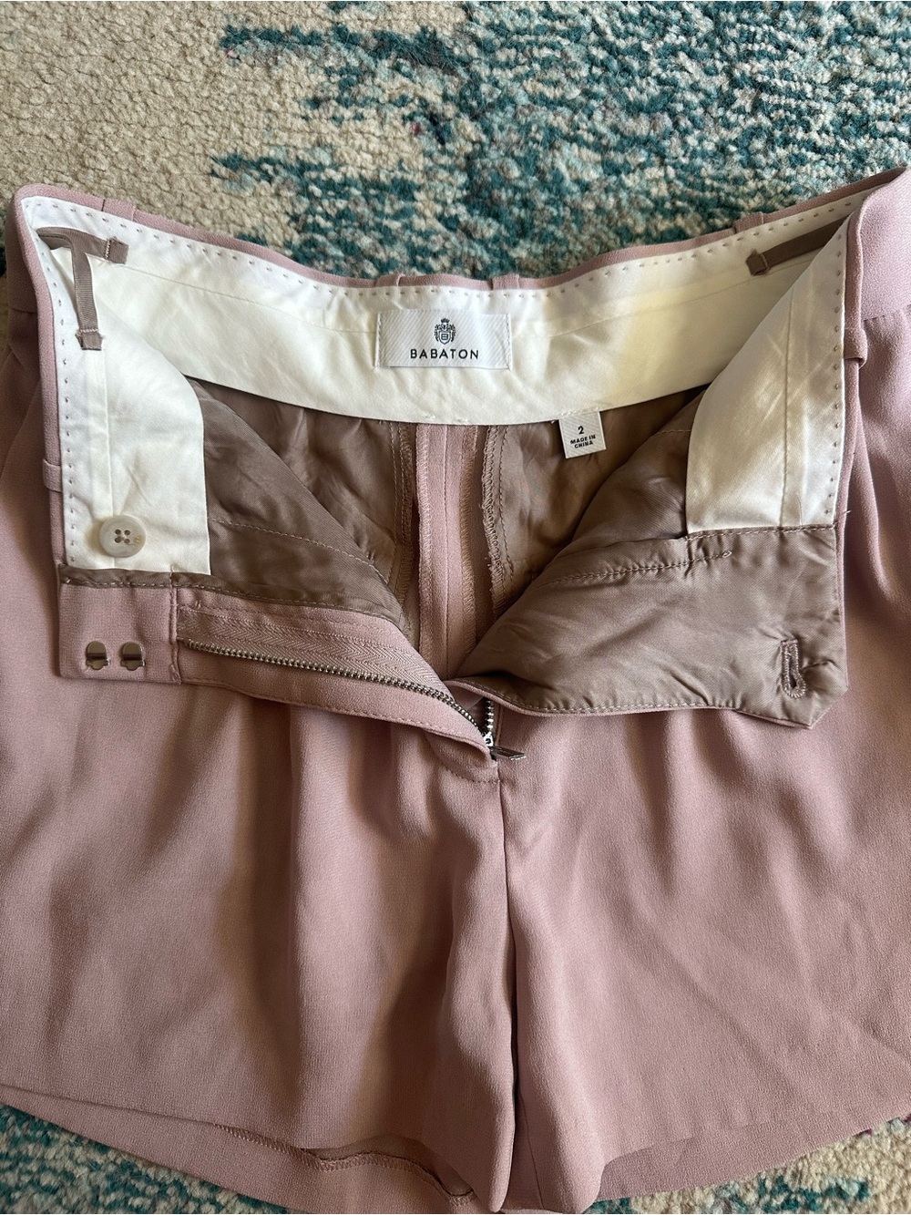 Aritzia Babaton Dusty Light Pink Pleated Mini Short size 2 - Picture 3 of 7